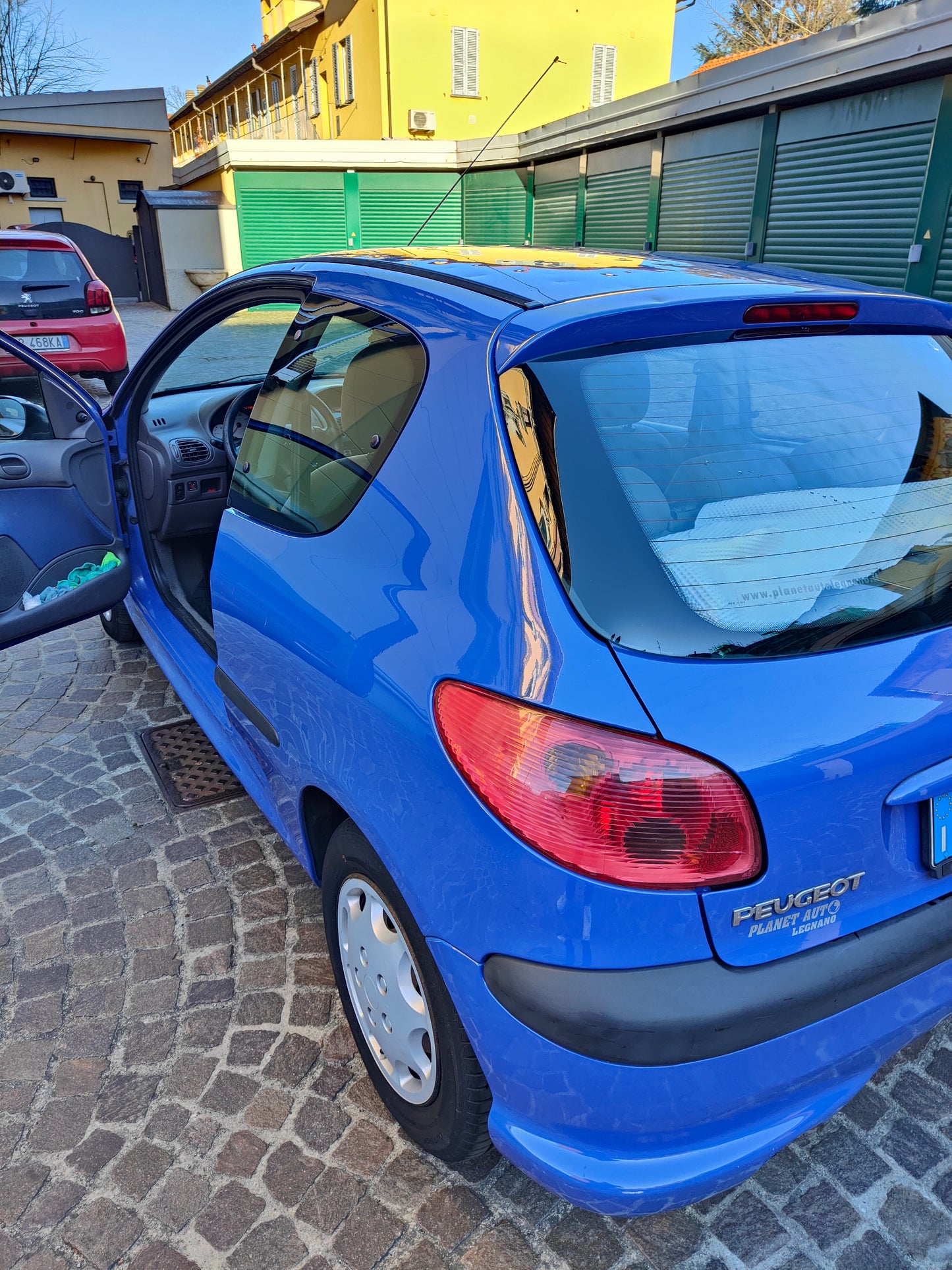 PEUGEOT 206